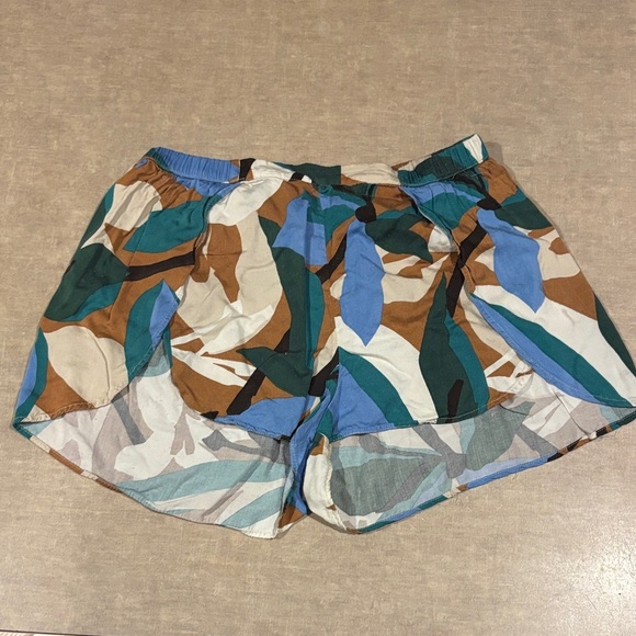 Oysho Pants - Multicolor Leaf-Print Athletic Shorts — Blue, Green & Brown -213sku